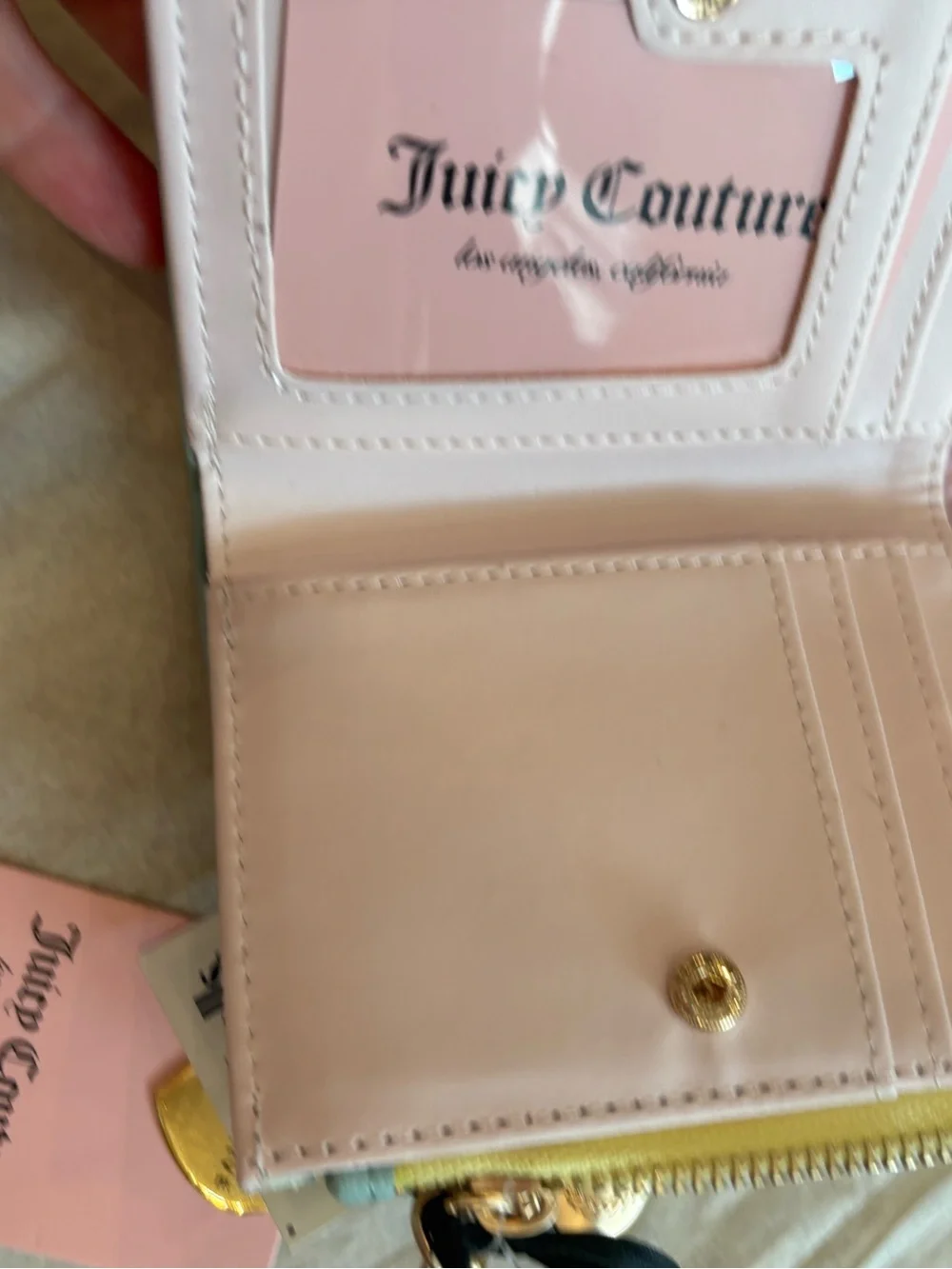 New juicy couture gelato on the beach bifold Wallet